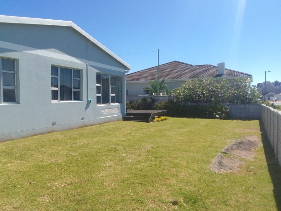 To Let 3 Bedroom Property for Rent in Kidds Beach Eastern Cape